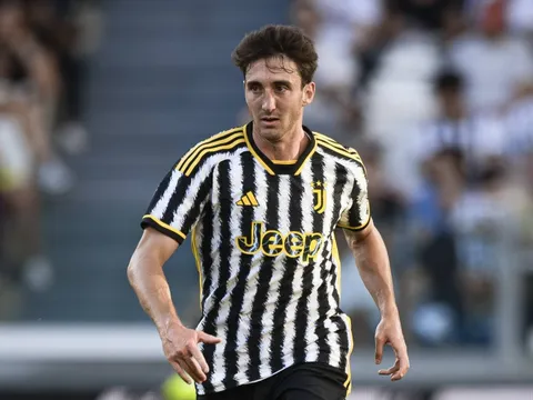 Juve từ chối lời đề nghị 40 triệu euro của Villa