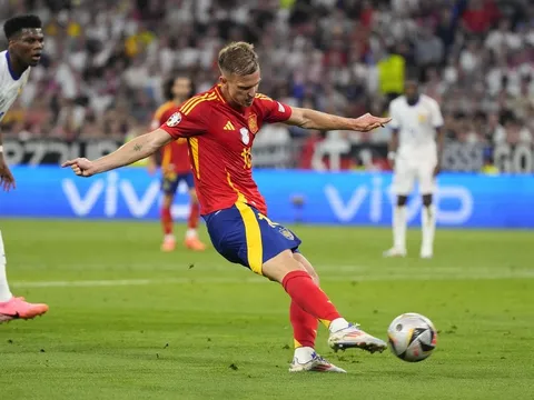 Dani Olmo gửi thông điệp đến tuyển Anh