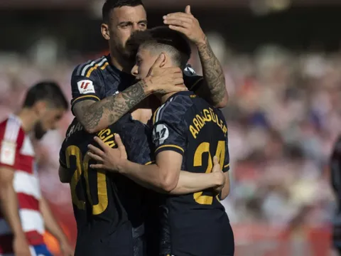 Joselu ca ngợi cầu thủ kim cương của Real