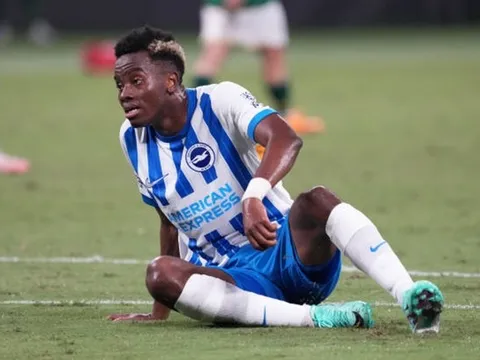 Arsenal để mắt đến Simon Adingra