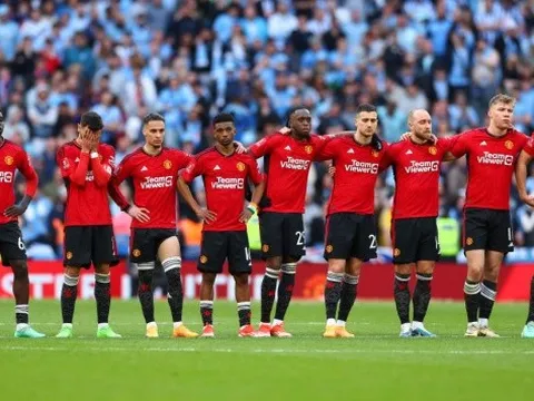 Ba lý do dẫn tới chiến thắng xấu hổ của M.U trước Coventry