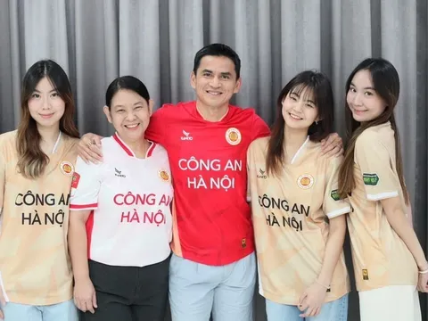 Bà xã nói thẳng lý do HLV Kiatisak chia tay CLB CAHN