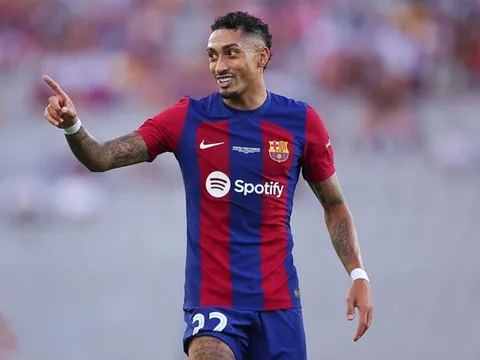 Barca cân nhắc bán Raphinha