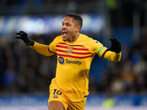 Barca chuẩn bị ra quyết định về tương lai thần đồng