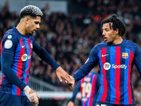 Man Utd nhắm hậu vệ Barcelona