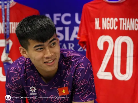 Tạm giữ 4 sao V-League để xử lý hình sự, có cựu QBV Việt Nam