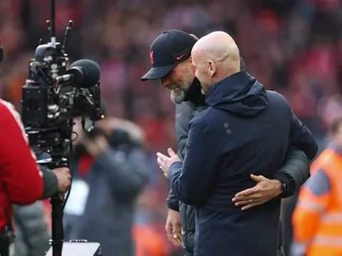 Berbatov dự đoán kết cục của Man Utd tại Anfield