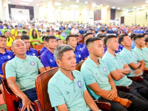 Bị đồn có vấn đề với HLV Hoàng Anh Tuấn, cựu thuyền trưởng Khánh Hòa phá vỡ im lặng