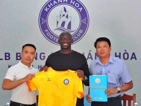 Bị FIFA phạt, CLB Khánh Hòa thanh minh