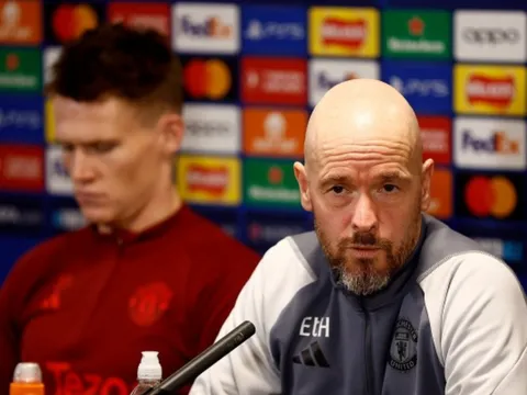 Bị loại ở Champions League, Ten Hag nói gì với các cầu thủ MU?