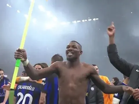 Biển người ăn mừng Inter vô địch Serie A