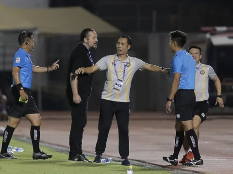 Bỏ họp báo, HLV Popov đối mặt án phạt nặng