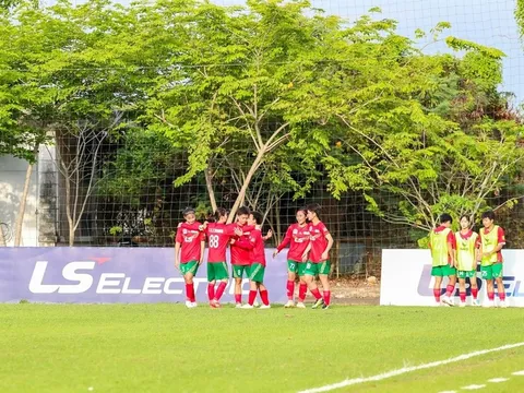 TP.HCM I duy trì thành tích toàn thắng, Sơn La có 3 điểm đầu tiên