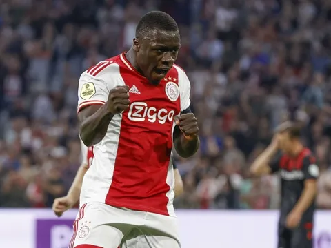 Rõ khả năng Arsenal chiêu mộ trung phong Ajax