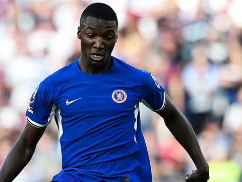 Pha vào bóng của Caicedo khiến các chuyên gia tranh cãi nảy lửa