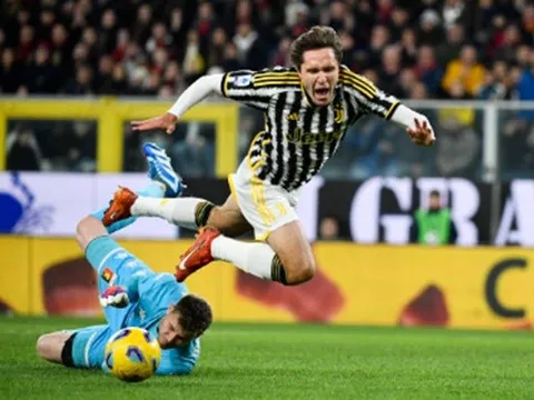 Cầm vàng lại để vàng rơi, Juve mất top 1