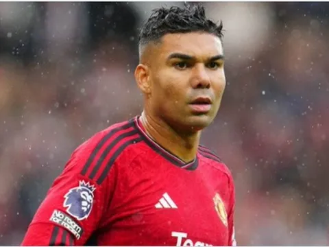 "Casemiro không thích Ten Hag"