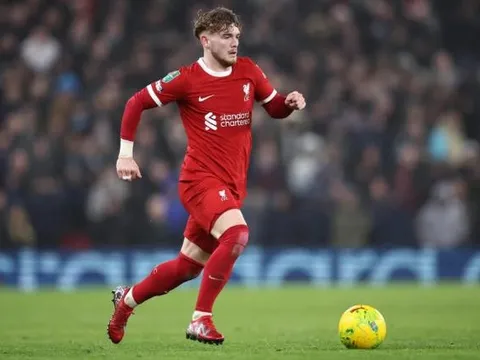 Cầu thủ 20 tuổi khiến Klopp phải đứng dậy vỗ tay tán thưởng