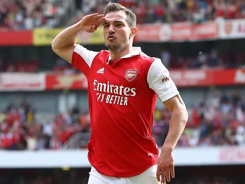 Cedric sắp được giải cứu khỏi Arsenal