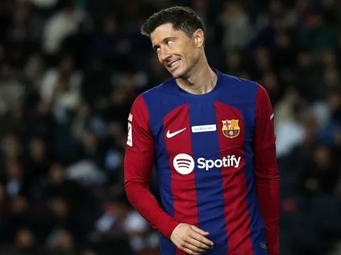 Chấm dứt đồn đoán, Lewandowski ở lại Barca