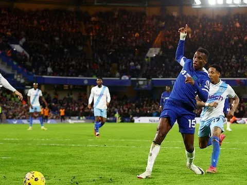 'Người thừa' tỏa sáng giúp Chelsea đả bại Palace