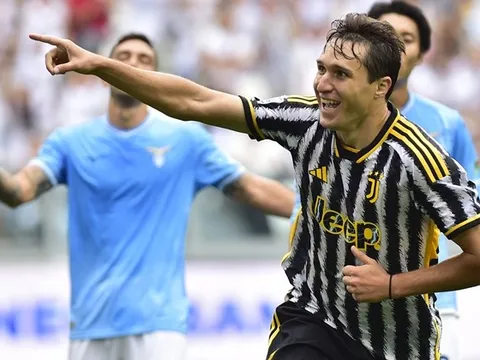 Chiesa được đối thủ của Juve chào mời