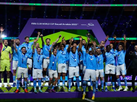 CHÍNH THỨC! Man City hoàn tất cú ăn 5 lịch sử