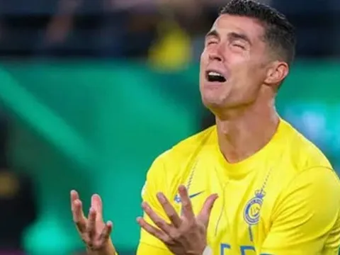 Chọn sai "nền văn minh", Ronaldo nuốt hận khi nhìn Neymar