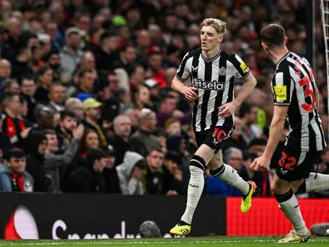 Chữ ký 40 triệu gây choáng cho Man Utd