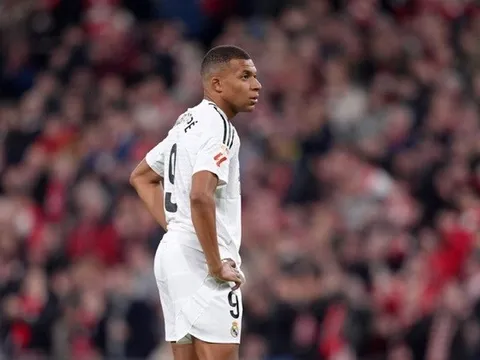 Chuyện gì đang xảy ra với Mbappe?