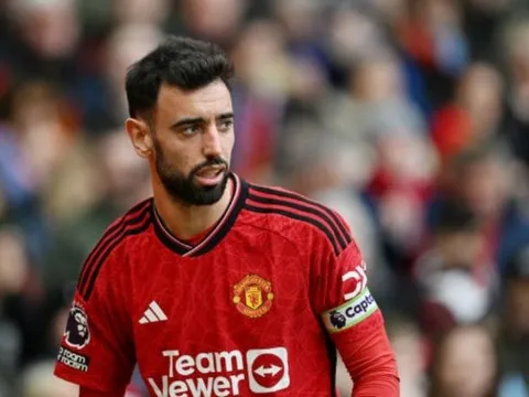 Chuyển nhượng tối 12/8: Man United trói chân Fernandes; Hàng thải Man City đắt hàng