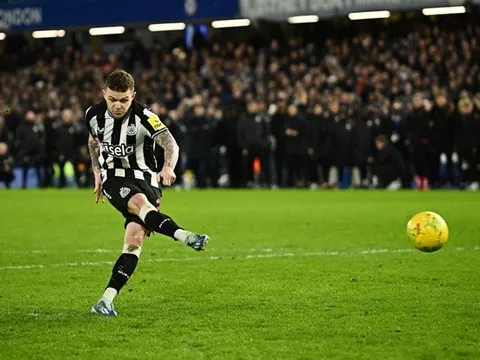 Trippier một tay đưa Newcastle từ "thiên đàng" xuống "địa ngục"