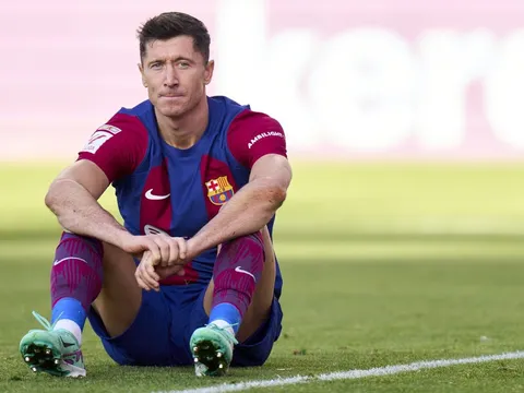 Đã đến lúc Barca loại bỏ Lewandowski?
