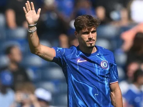 Darren Bent thất vọng khi Arsenal để mất 'cầu thủ tuyệt vời' vào tay Chelsea