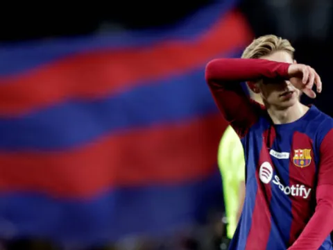 Người đại diện của Frenkie de Jong phẫn nộ