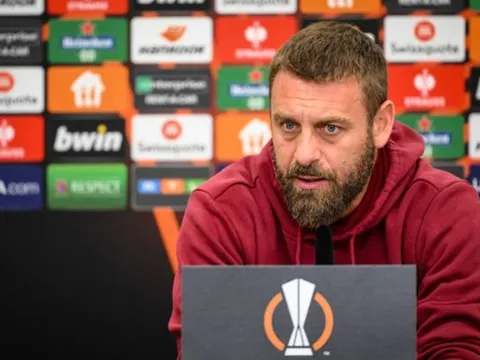 De Rossi: ''Tôi không biết mình sẽ nói gì''