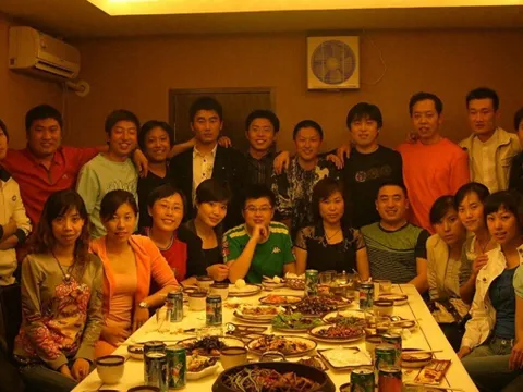 Đi họp lớp: 4 kiểu người năm nào cũng có mặt, 3 kiểu mời mấy cũng vắng