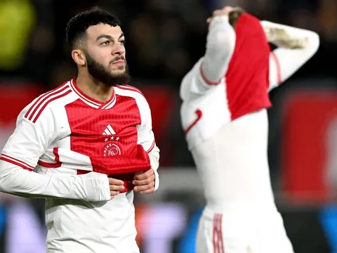 Địa chấn xảy đến với Ajax
