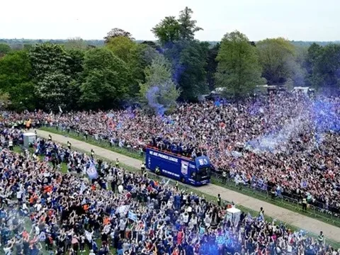Sau Leicester, CLB Championship mừng thăng hạng Premier League