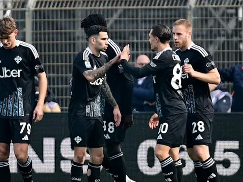 Đội bóng của Fabregas thắng sốc Napoli