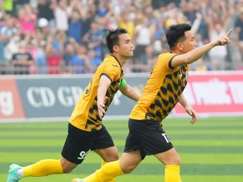 Đội bóng của thầy Park thắng hủy diệt, Việt Nam tụt hạng thê thảm