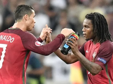 Đồng đội của Ronaldo: 'Lời nguyền nào đó làm tôi chấn thương'