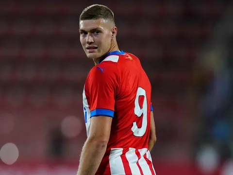 Atletico săn tiền đạo đã ghi 11 bàn cho Girona