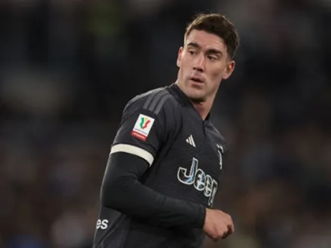 Vụ Arsenal - Vlahovic được phơi bày