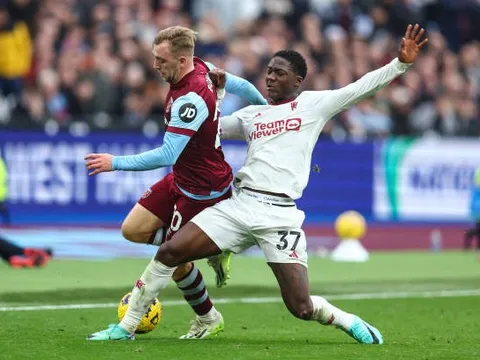 Mắc sai lầm, Mainoo vẫn "out trình" trước West Ham