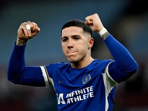 Mùa giải khép lại, Enzo tiến hành phẫu thuật