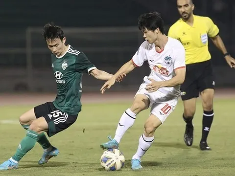 HLV Kim Sang-sik cảnh báo Văn Toàn, Công Phượng; HAGL nhận tin dữ