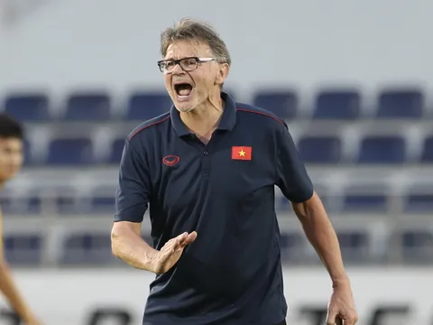 Khi tuyển Việt Nam bước khỏi vùng an toàn