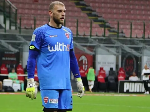 Juve tìm được người thay Szczesny