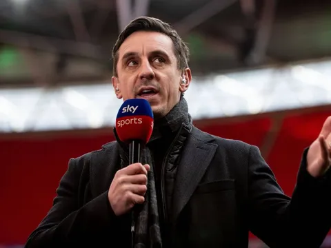 Caicedo vào bóng thô bạo, Gary Neville chi nói đúng một từ